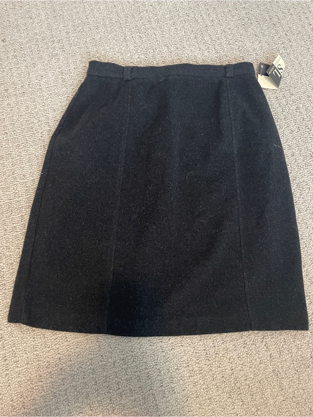 Classic Black Wool-Blend Pencil Skirt